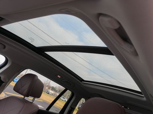 Certified 2024 BMW X7 xDrive40i w/ Climate Comfort Package image 11