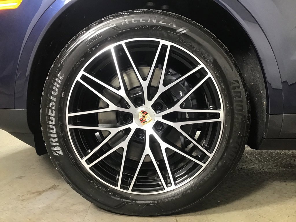 Certified 2026 Porsche Cayenne Coupe AWD/4WD image 12