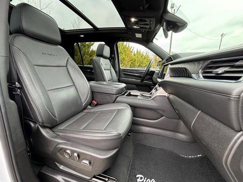 Used 2023 GMC Yukon Denali image 59