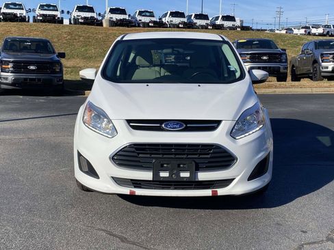 Used 2017 Ford C-MAX SE image 2