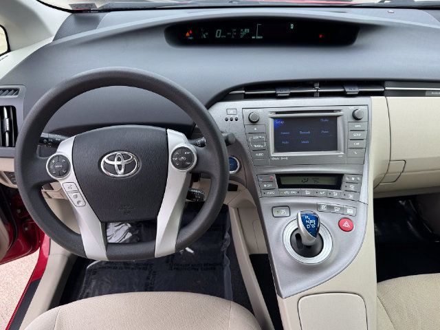 Used 2015 Toyota Prius Three FWD image 16