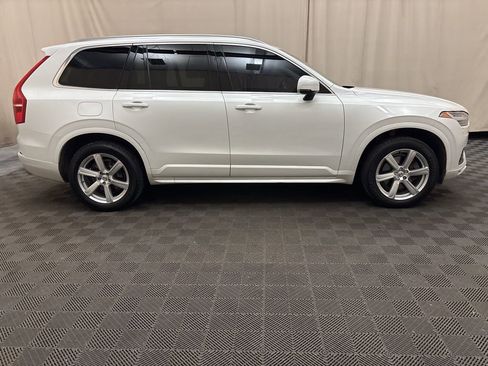 Used 2020 Volvo XC90 T6 Momentum image 4