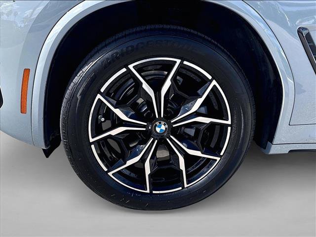 Used 2024 BMW X4 xDrive30i w/ Premium Package AWD/4WD image 10