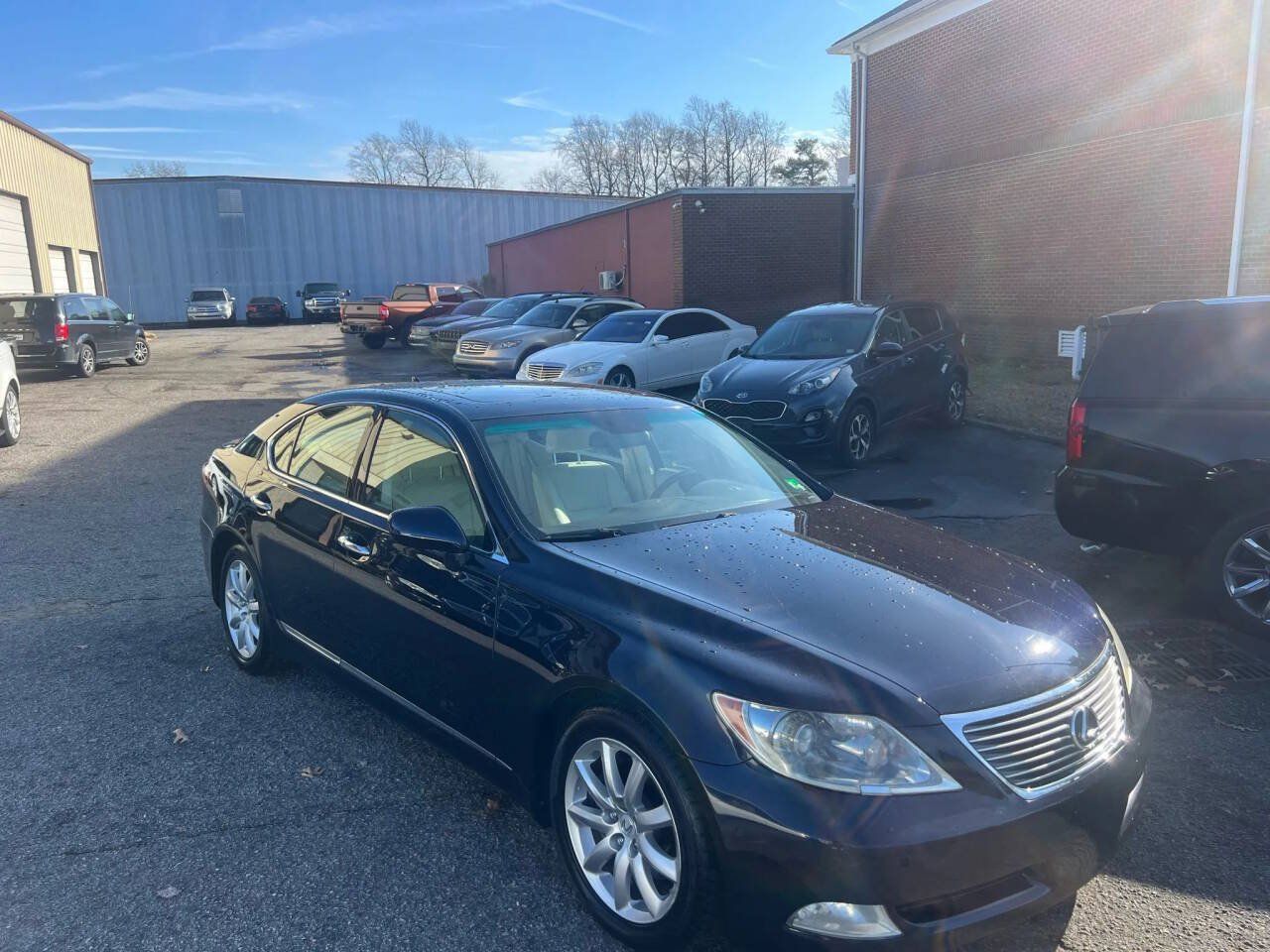 Used 2007 Lexus LS 460 RWD image 2