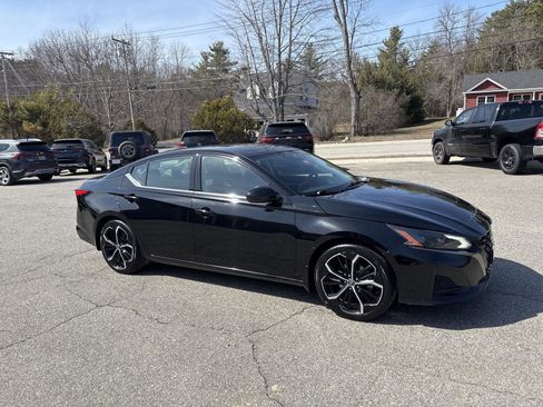 Used 2024 Nissan Altima 2.5 SR image 6
