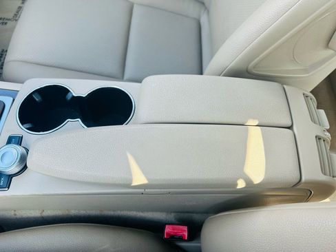 Used 2011 Mercedes-Benz C 300 4MATIC Sedan image 30