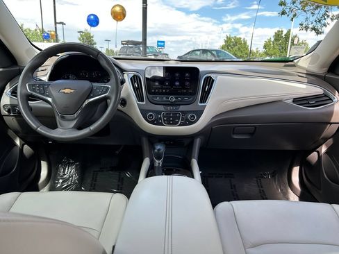 Used 2021 Chevrolet Malibu LT w/ Leather Package FWD image 6