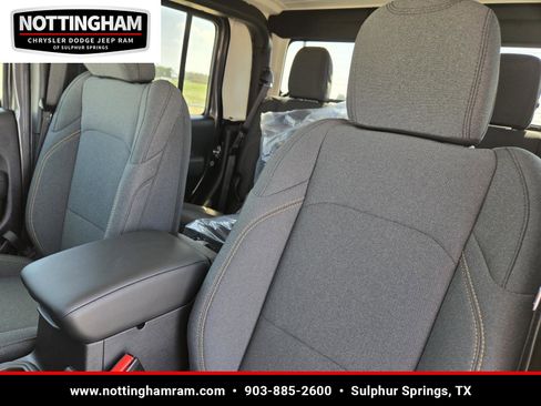 New 2025 Jeep Gladiator Willys image 19