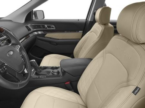 Used 2017 Ford Explorer Platinum image 12