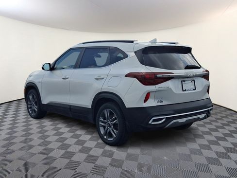 Used 2023 Kia Seltos S w/ Navigation Package AWD/4WD image 4