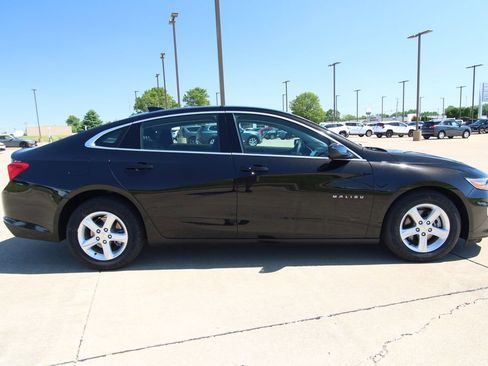 Used 2024 Chevrolet Malibu LT FWD image 4