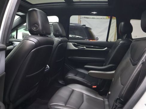 Used 2020 Cadillac XT6 Premium Luxury image 16