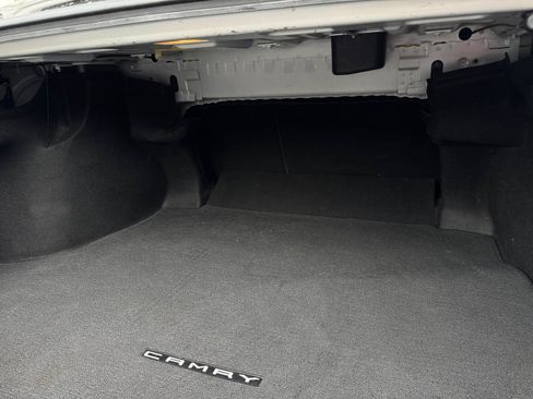 Used 2020 Toyota Camry SE w/ Carpet Mat Package FWD image 17