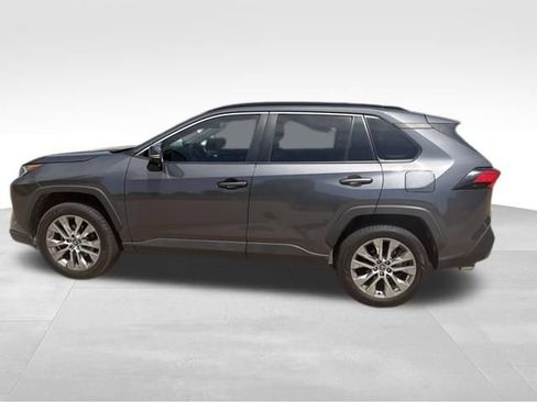 Used 2020 Toyota RAV4 XLE Premium FWD image 7