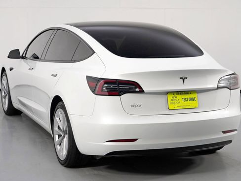 Used 2023 Tesla Model 3 Standard Range image 49