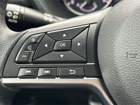 Used 2025 Nissan Sentra SV image 36