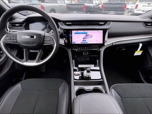 New 2026 Jeep Grand Cherokee L 4WD image 5
