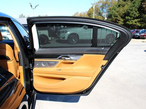 Used 2018 BMW 740i image 40