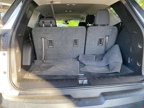 Used 2018 Chevrolet Traverse LT FWD image 11