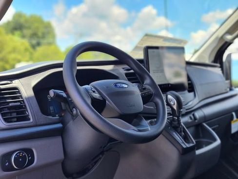 New 2026 Ford Transit 150 Low Roof RWD image 17