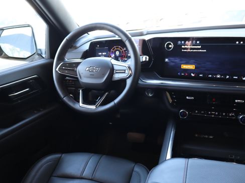 Certified 2025 Chevrolet Suburban RST w/ Comfort Package image 14