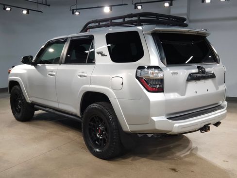 Used 2022 Toyota 4Runner TRD Off-Road Premium AWD/4WD image 5