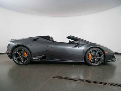 Used 2024 Lamborghini Huracan EVO image 9