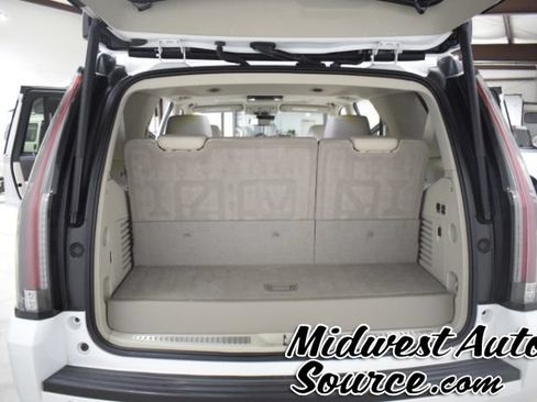 Used 2019 Cadillac Escalade Premium Luxury AWD/4WD image 30