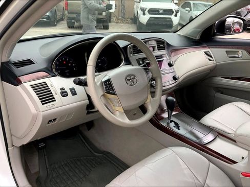 Used 2012 Toyota Avalon image 16