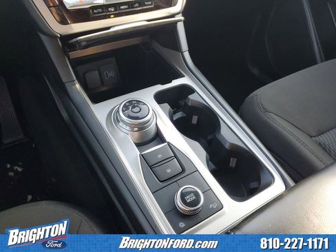 Used 2022 Ford Explorer XLT image 27