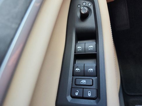 Used 2025 Jeep Grand Cherokee L Limited w/ Trailer Tow Package image 21