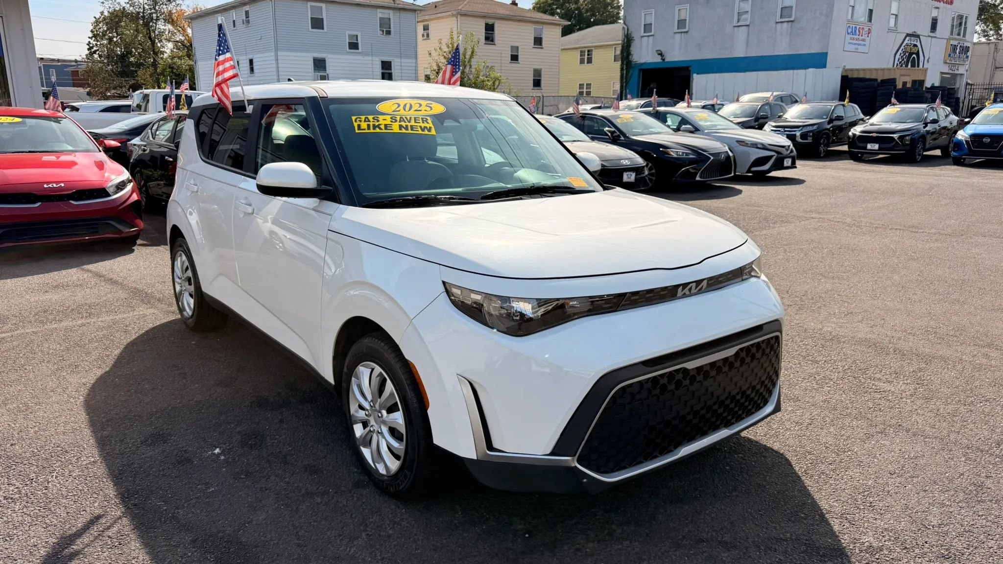 Used 2025 Kia Soul LX FWD image 2