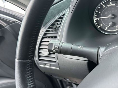 Used 2024 Nissan Armada SV image 23