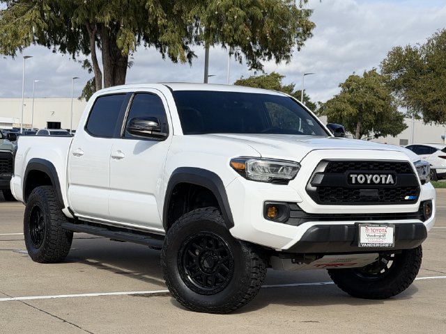 Used 2022 Toyota Tacoma TRD Off-Road AWD/4WD image 2