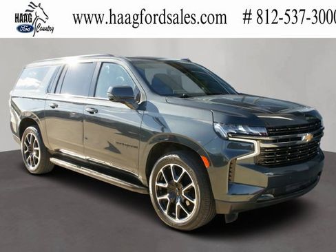Used 2022 Chevrolet Suburban RST w/ Sport Performance Package image 1