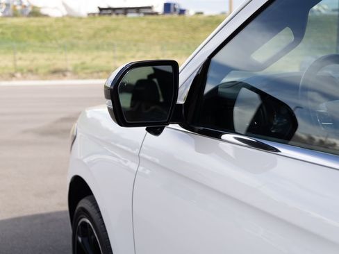 Used 2023 Ford Expedition Limited image 13