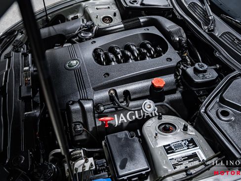 Used 2003 Jaguar XK8 Coupe image 32