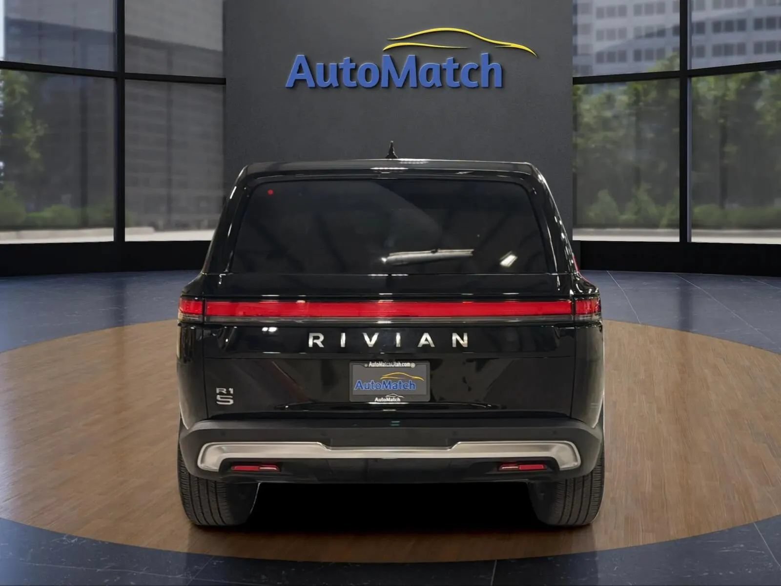 Used 2025 Rivian R1S Adventure Dual AWD/4WD image 9