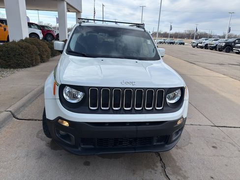 Used 2016 Jeep Renegade Latitude w/ Popular Equipment Group image 2