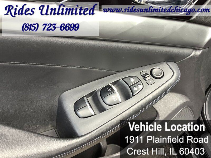 Used 2017 Nissan Maxima SR w/ Midnight Edition FWD image 15