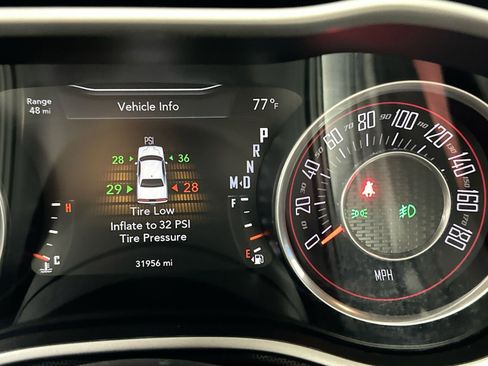 Used 2016 Dodge Challenger R/T Scat Pack w/ Leather Interior Group image 22