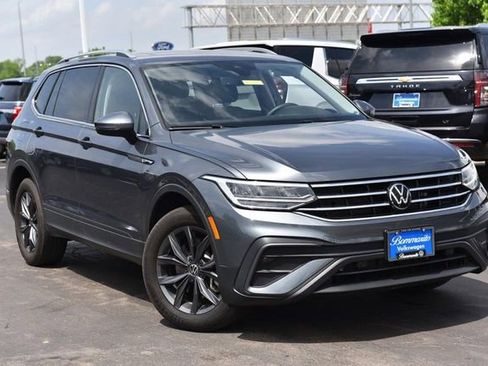 Certified 2024 Volkswagen Tiguan SE w/ Panoramic Sunroof Package image 2