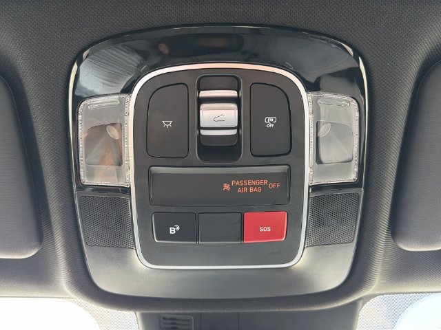 Certified 2025 Hyundai Tucson Limited AWD/4WD image 38