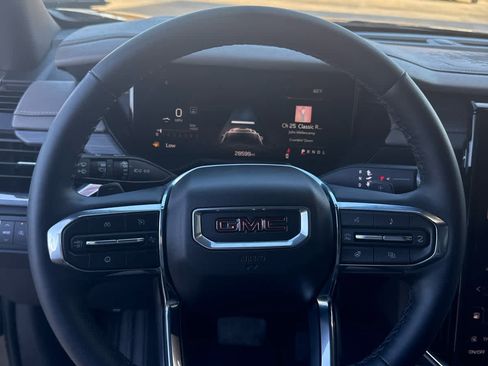 Used 2024 GMC Acadia Elevation image 15