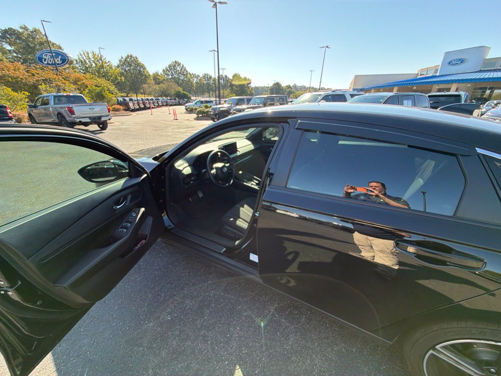 Used 2025 Honda Accord Sport image 12