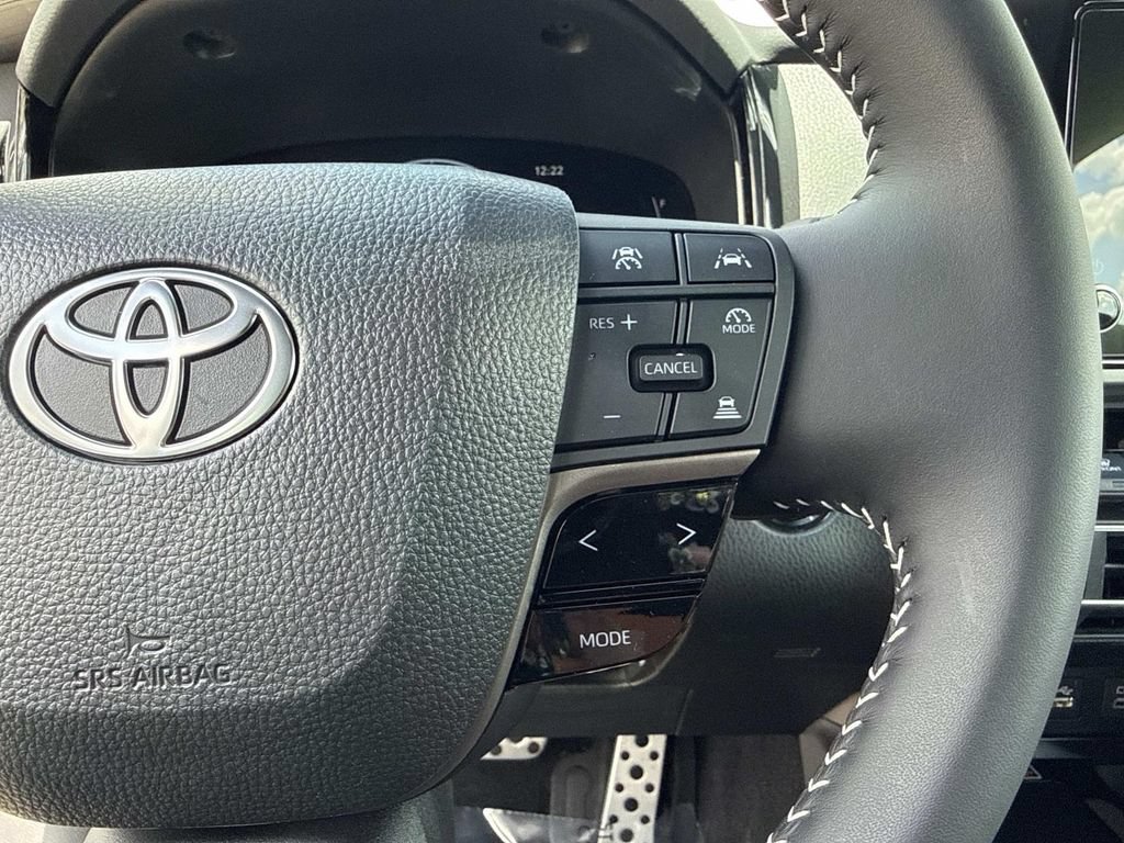 Used 2026 Toyota Camry SE FWD image 31