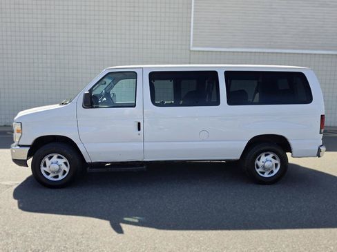 Used 2014 Ford E-350 and Econoline 350 XLT RWD image 4