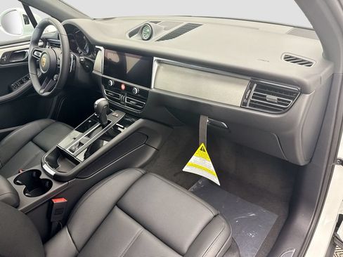 Used 2026 Porsche Macan AWD/4WD image 20