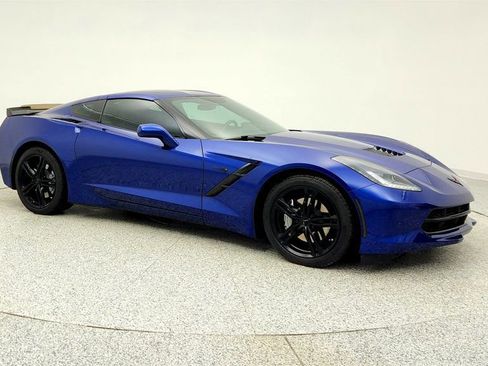 Used 2017 Chevrolet Corvette 2dr Stingray 1LT Coupe with Up image 3