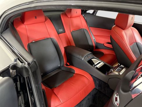 Used 2017 Rolls-Royce Wraith RWD image 28